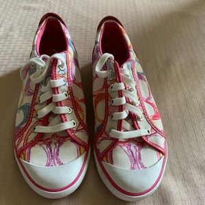 Women’s coach shoes.   Good used condition